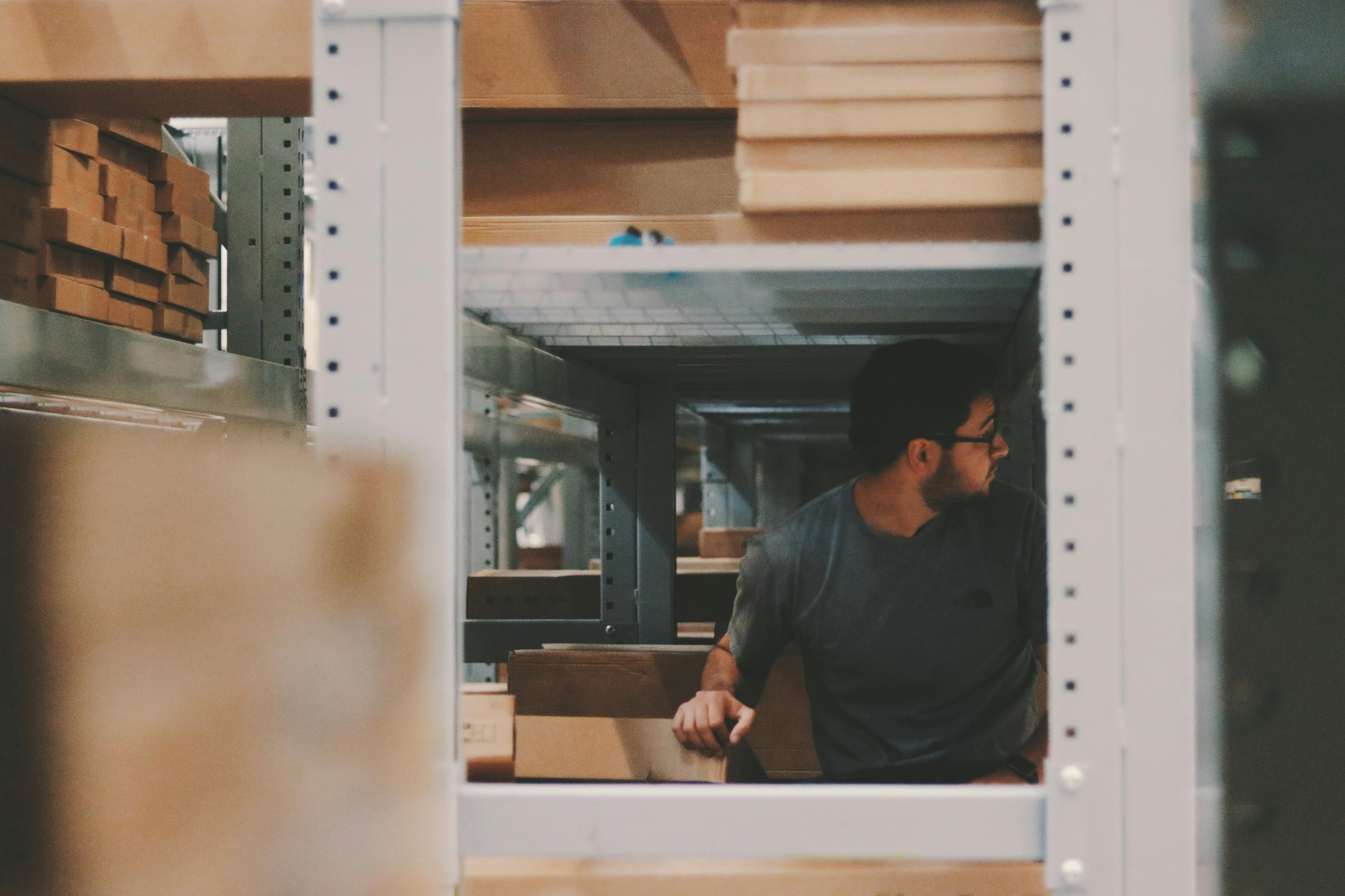 Discount Warehouse LLC